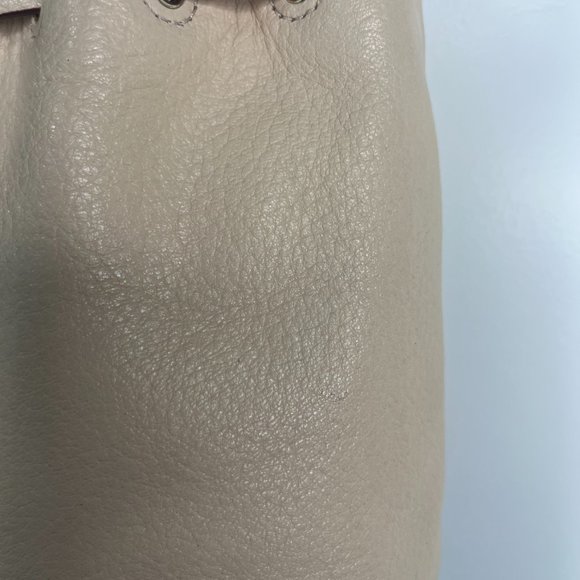 Tory Burch Bucket Bag Mini- Crossbody/Shoulder Bag EUC - Picture 4 of 7